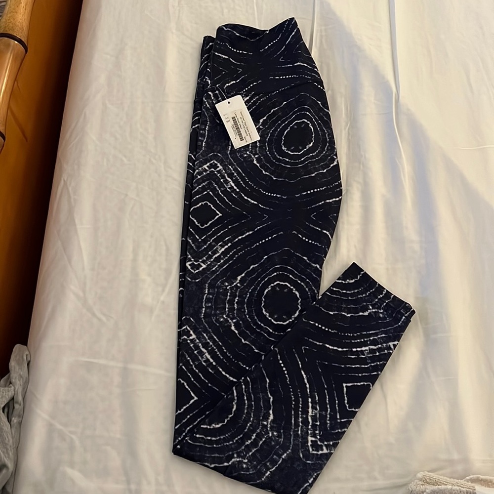 Beyond Yoga leggings - unworn, new with tags, size Large.